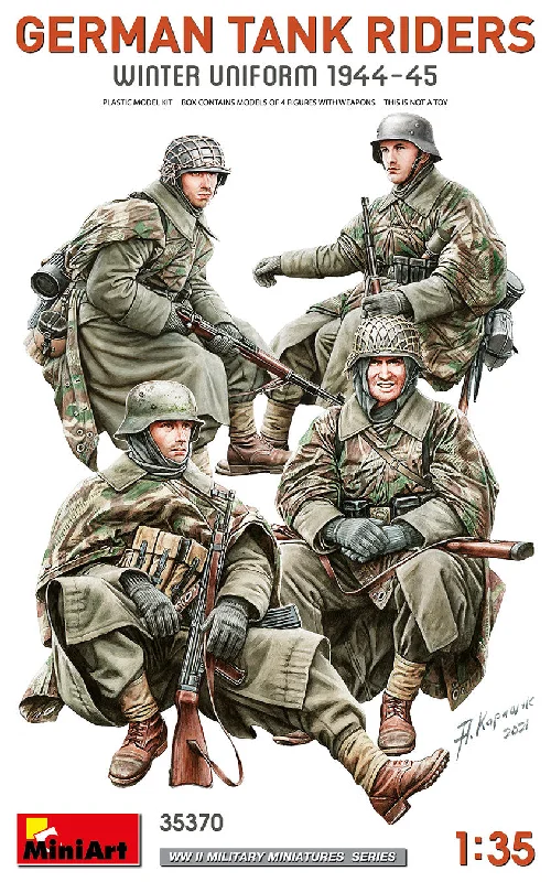 MiniArt 1/35 German Tank Riders Winter Uniform 1944-45